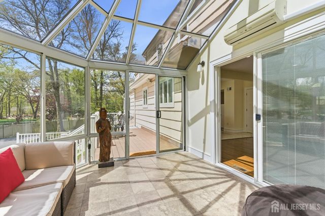 15 Southfield Road, Edison, NJ 08820