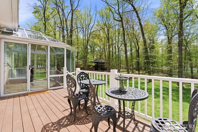 15 Southfield Road, Edison, NJ 08820