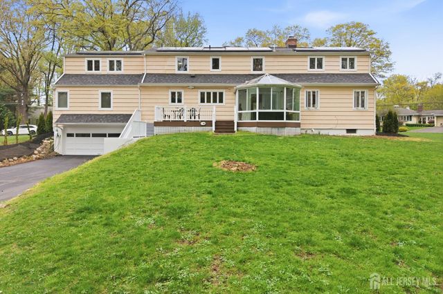 15 Southfield Road, Edison, NJ 08820