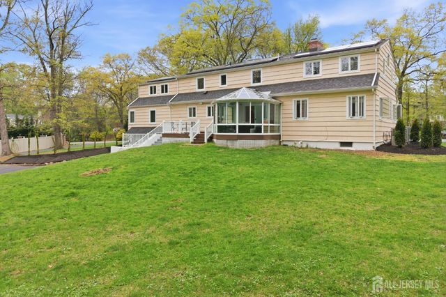 15 Southfield Road, Edison, NJ 08820