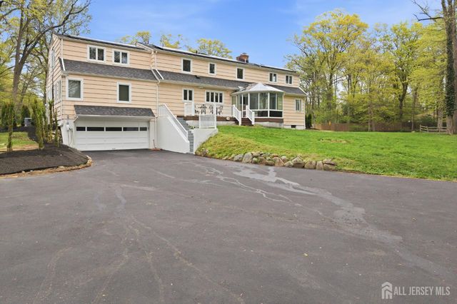 15 Southfield Road, Edison, NJ 08820