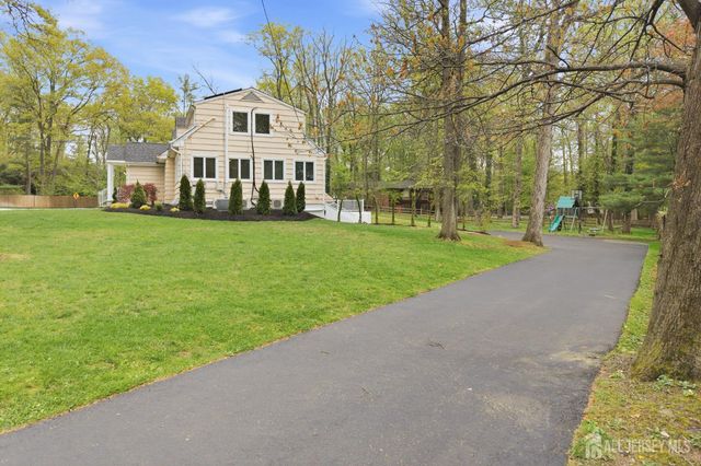 15 Southfield Road, Edison, NJ 08820