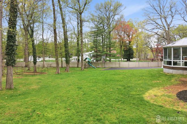 15 Southfield Road, Edison, NJ 08820