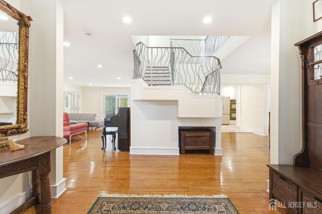 15 Southfield Road, Edison, NJ 08820
