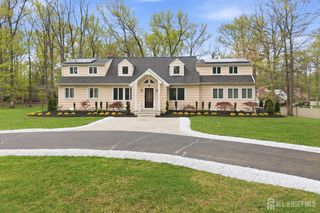 15 Southfield Road, Edison, NJ 08820