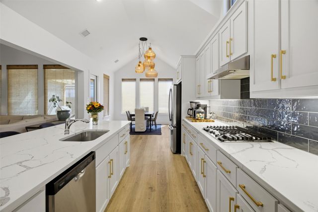 6033 Strada Cove, Fort Worth, TX 76123