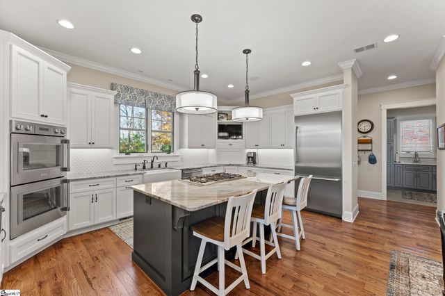 551 Cliffs Vista Parkway, Six Mile, SC 29682