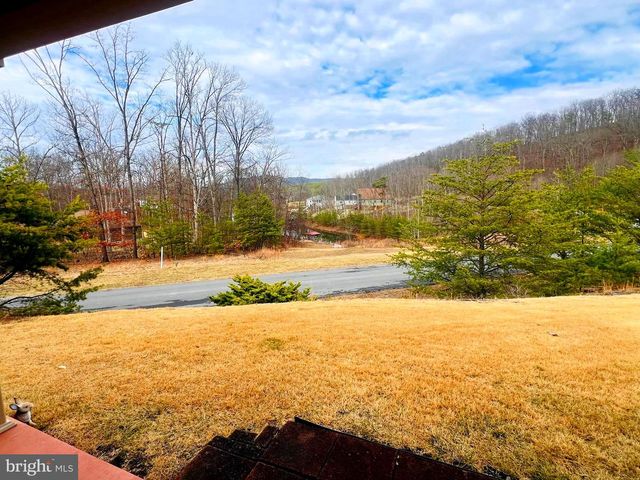 956 S LAKEWOOD DR, Ridgeley, WV 26753