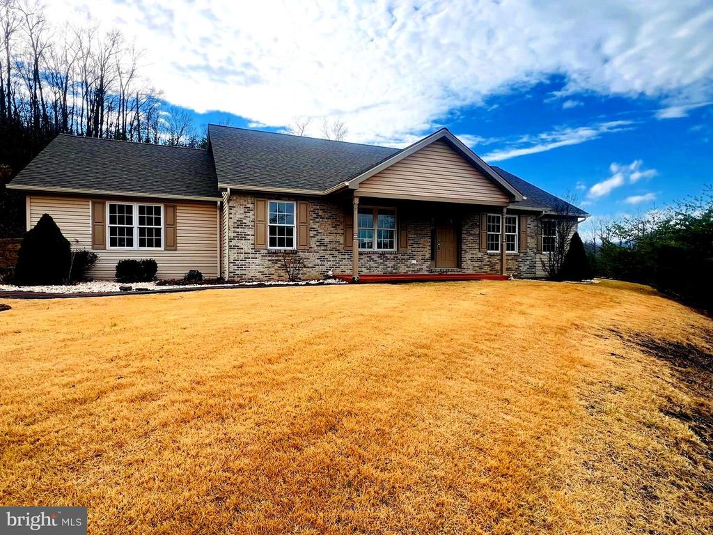 956 S LAKEWOOD DR, Ridgeley, WV 26753