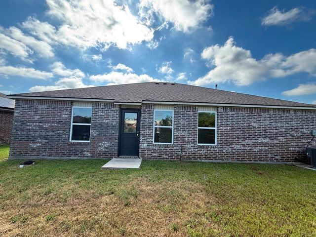 695 Foxtail Drive, Newcastle, OK 73065