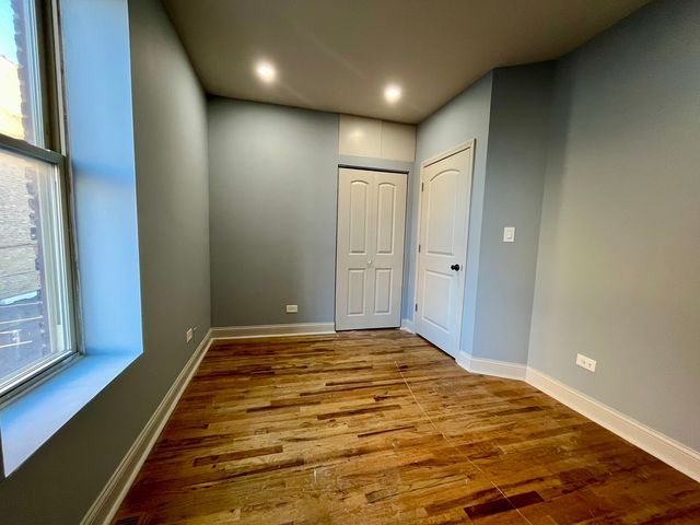 1446 W Irving Park Road 1, Chicago, IL 60613