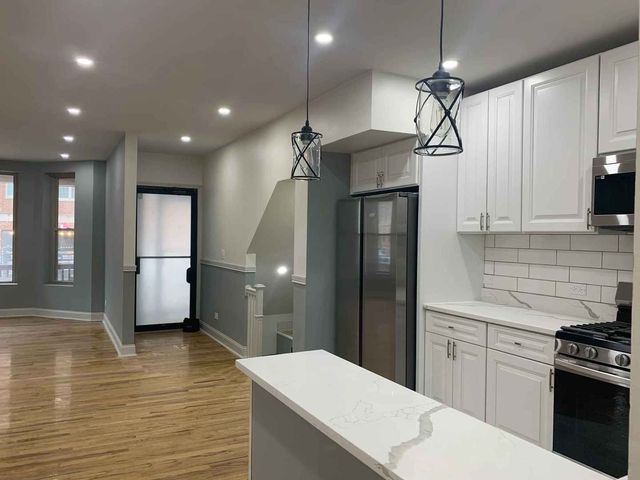 1446 W Irving Park Road 1, Chicago, IL 60613