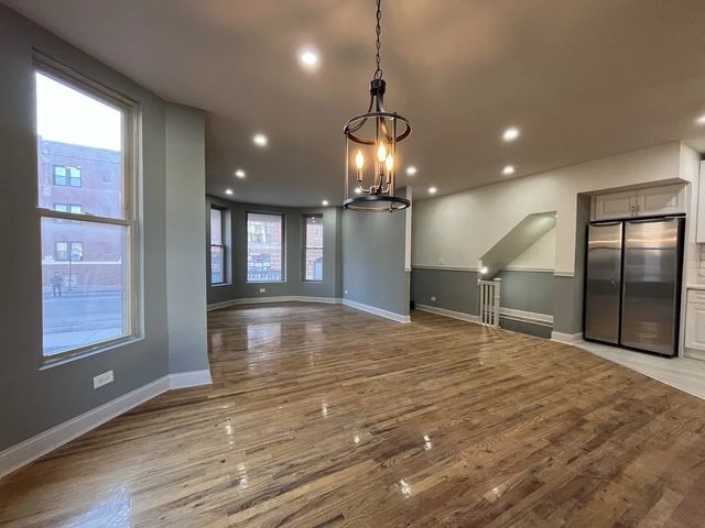 1446 W Irving Park Road 1, Chicago, IL 60613