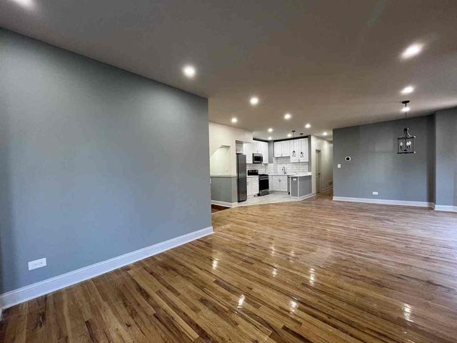 1446 W Irving Park Road 1, Chicago, IL 60613