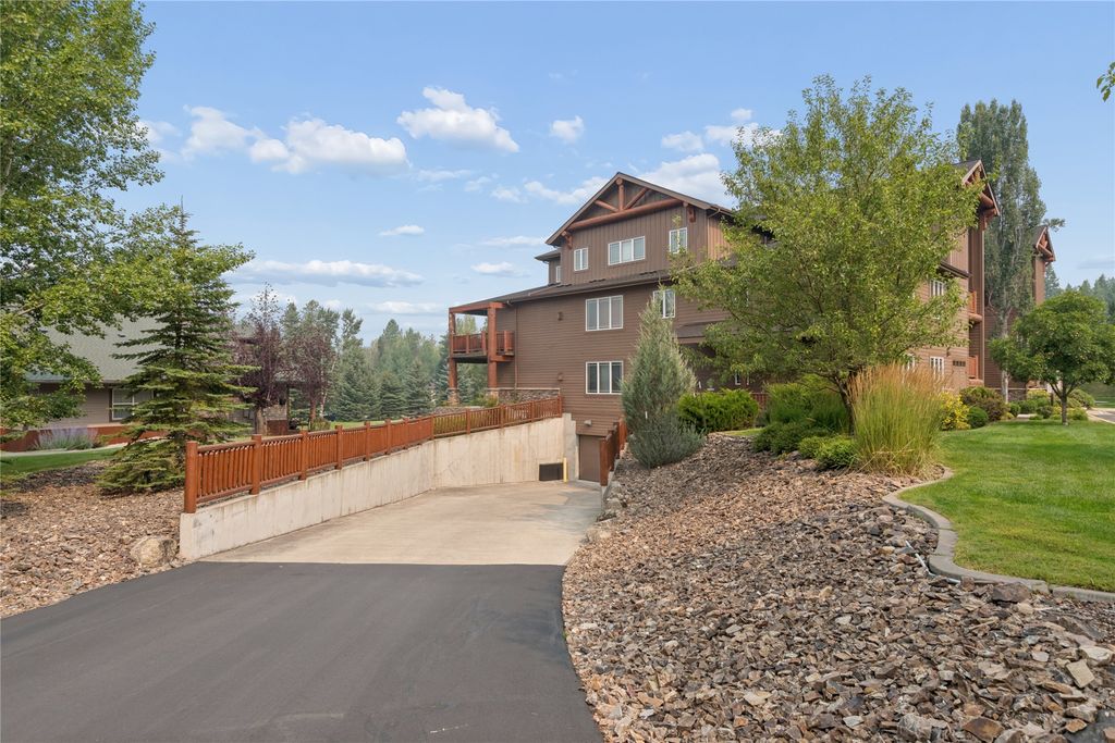 850 Saint Andrews Drive 1432, Columbia Falls, MT 59912 photo 3