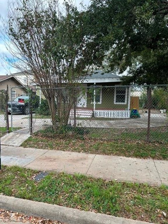 3331 Kelton Street, Houston, TX 77021