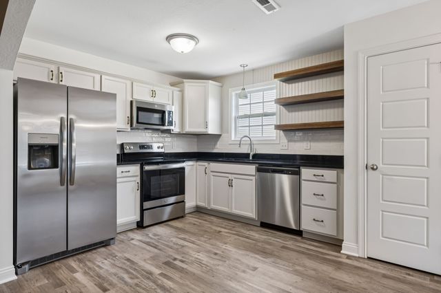 219 Dugger Dr, Clarksville, TN 37042