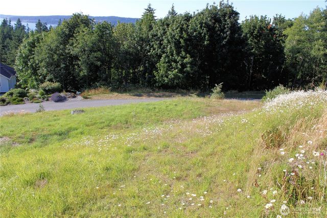 1076 Malvern Hills Drive, Camano Island, WA 98282