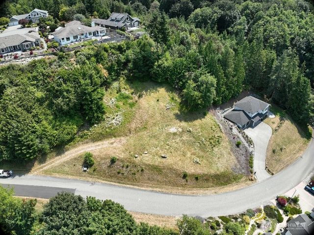 1076 Malvern Hills Drive, Camano Island, WA 98282