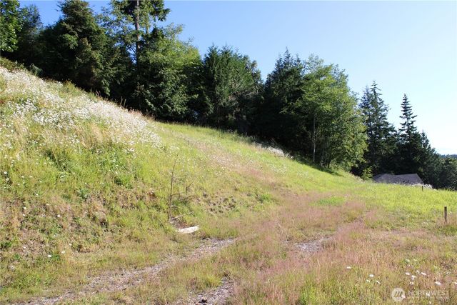 1076 Malvern Hills Drive, Camano Island, WA 98282