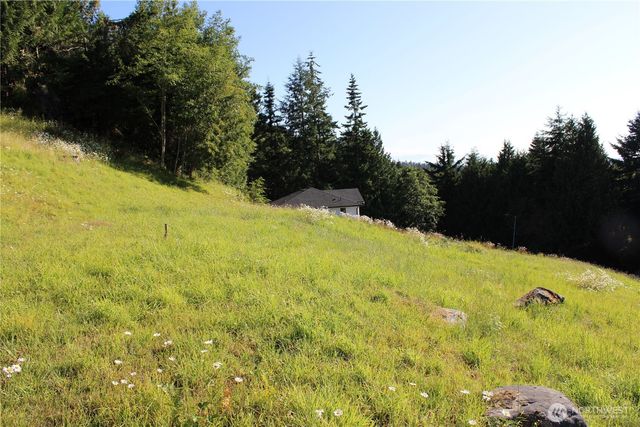 1076 Malvern Hills Drive, Camano Island, WA 98282