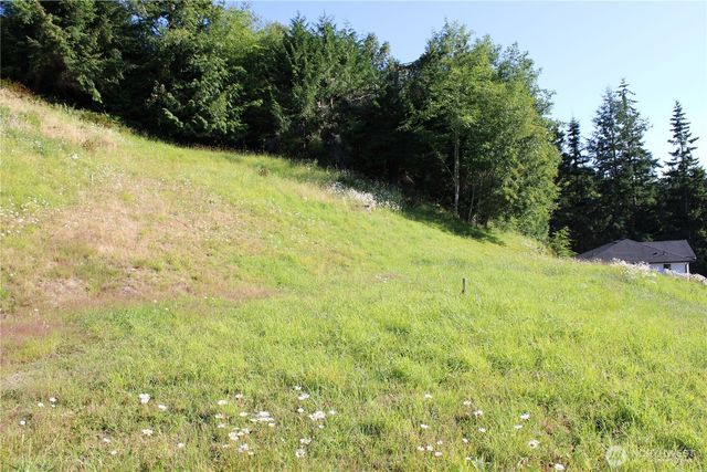 1076 Malvern Hills Drive, Camano Island, WA 98282