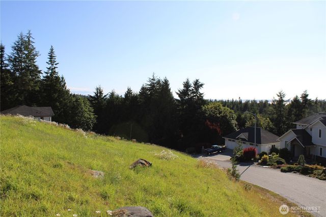 1076 Malvern Hills Drive, Camano Island, WA 98282