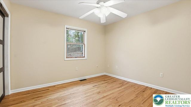 2318 Sunbird Court, Pocono Twp, PA 18332