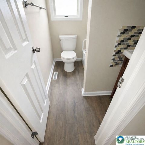 2318 Sunbird Court, Pocono Twp, PA 18332