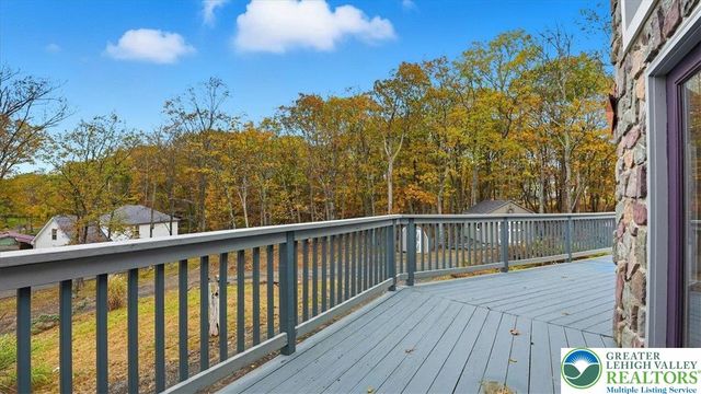 2318 Sunbird Court, Pocono Twp, PA 18332
