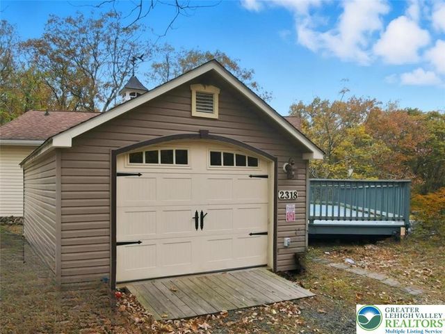 2318 Sunbird Court, Pocono Twp, PA 18332