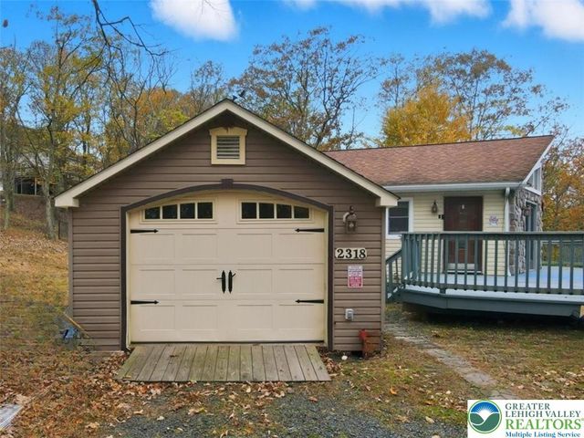 2318 Sunbird Court, Pocono Twp, PA 18332