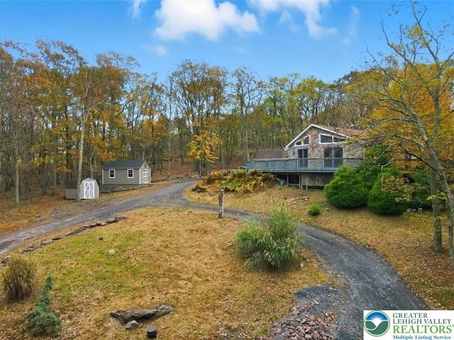 2318 Sunbird Court, Pocono Twp, PA 18332