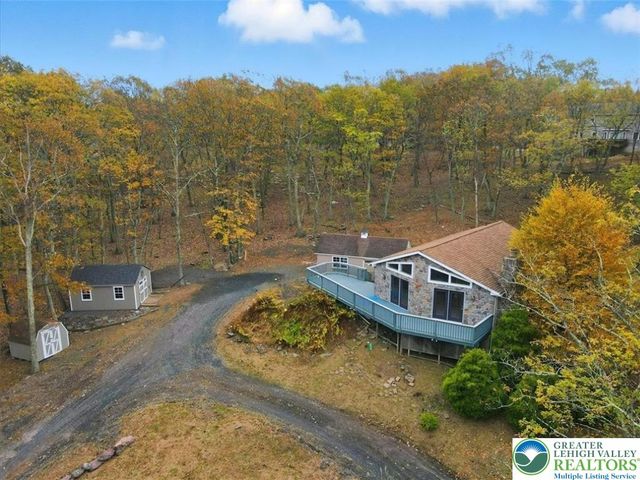 2318 Sunbird Court, Pocono Twp, PA 18332