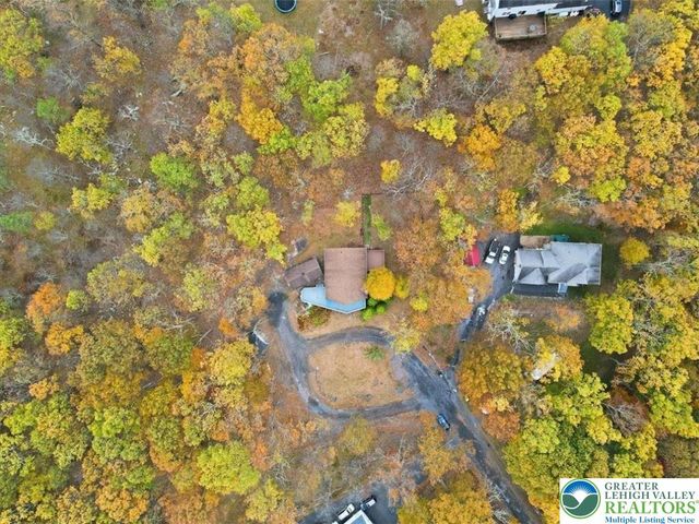 2318 Sunbird Court, Pocono Twp, PA 18332