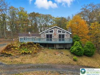 2318 Sunbird Court, Pocono Twp, PA 18332