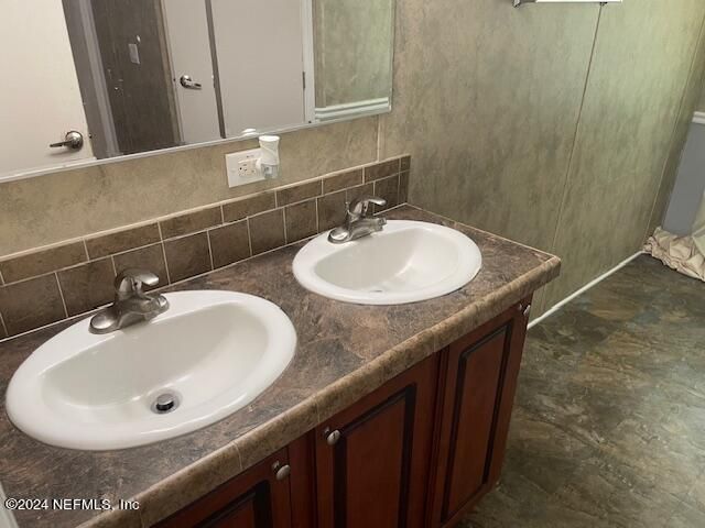8891 E SNELLGROVE Avenue, Jacksonville, FL 32220