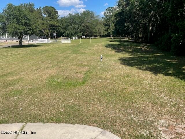 8891 E SNELLGROVE Avenue, Jacksonville, FL 32220