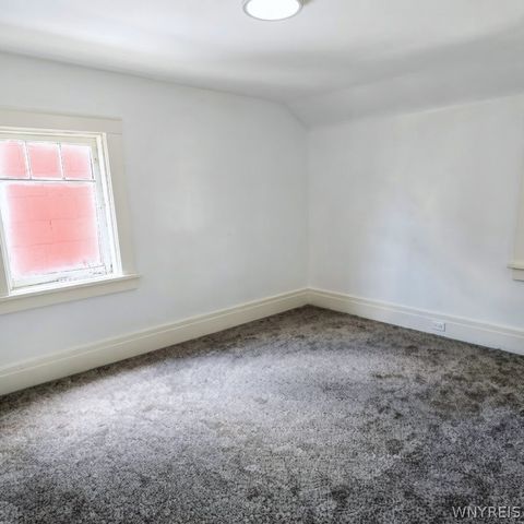 75 West Hazeltine Avenue, Tonawanda, NY 14217