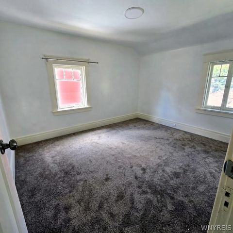 75 West Hazeltine Avenue, Tonawanda, NY 14217