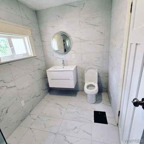 75 West Hazeltine Avenue, Tonawanda, NY 14217