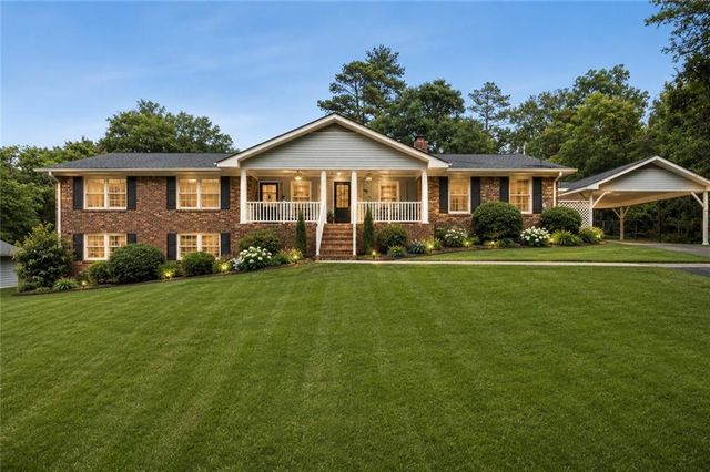 2761 Valleydale Drive NW, Conyers, GA 30012
