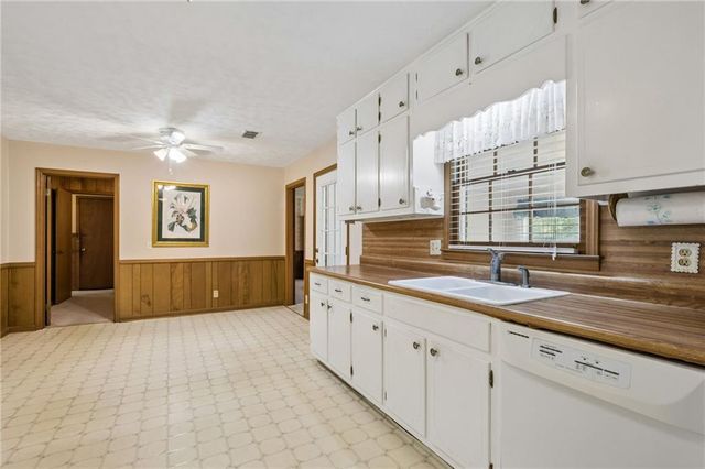 2761 Valleydale Drive NW, Conyers, GA 30012