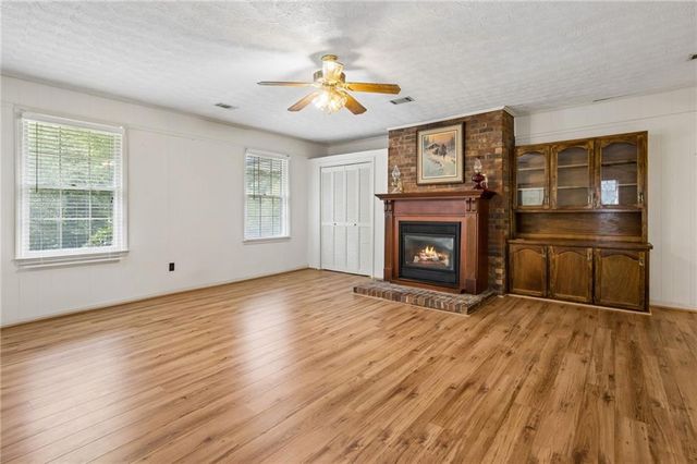 2761 Valleydale Drive NW, Conyers, GA 30012