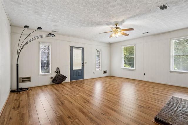 2761 Valleydale Drive NW, Conyers, GA 30012