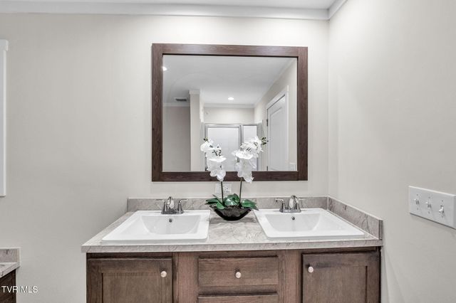 18424 Fortunes Way, Abingdon, VA 24210