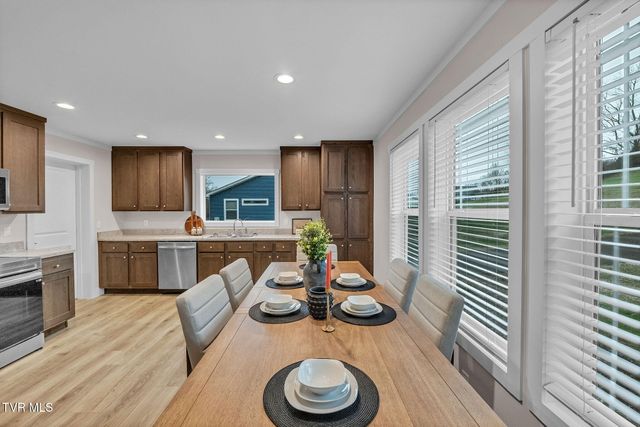 18424 Fortunes Way, Abingdon, VA 24210