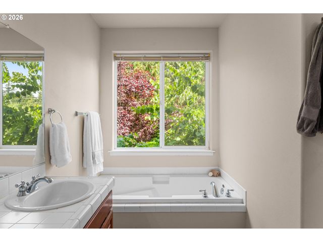 3731 WILD ROSE Loop, West Linn, OR 97068