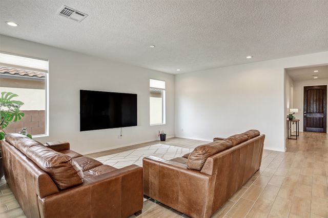 97 Mountaingem, Santa Fe, NM 87508