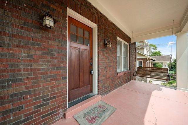 1710 Gale Ln, Nashville, TN 37212